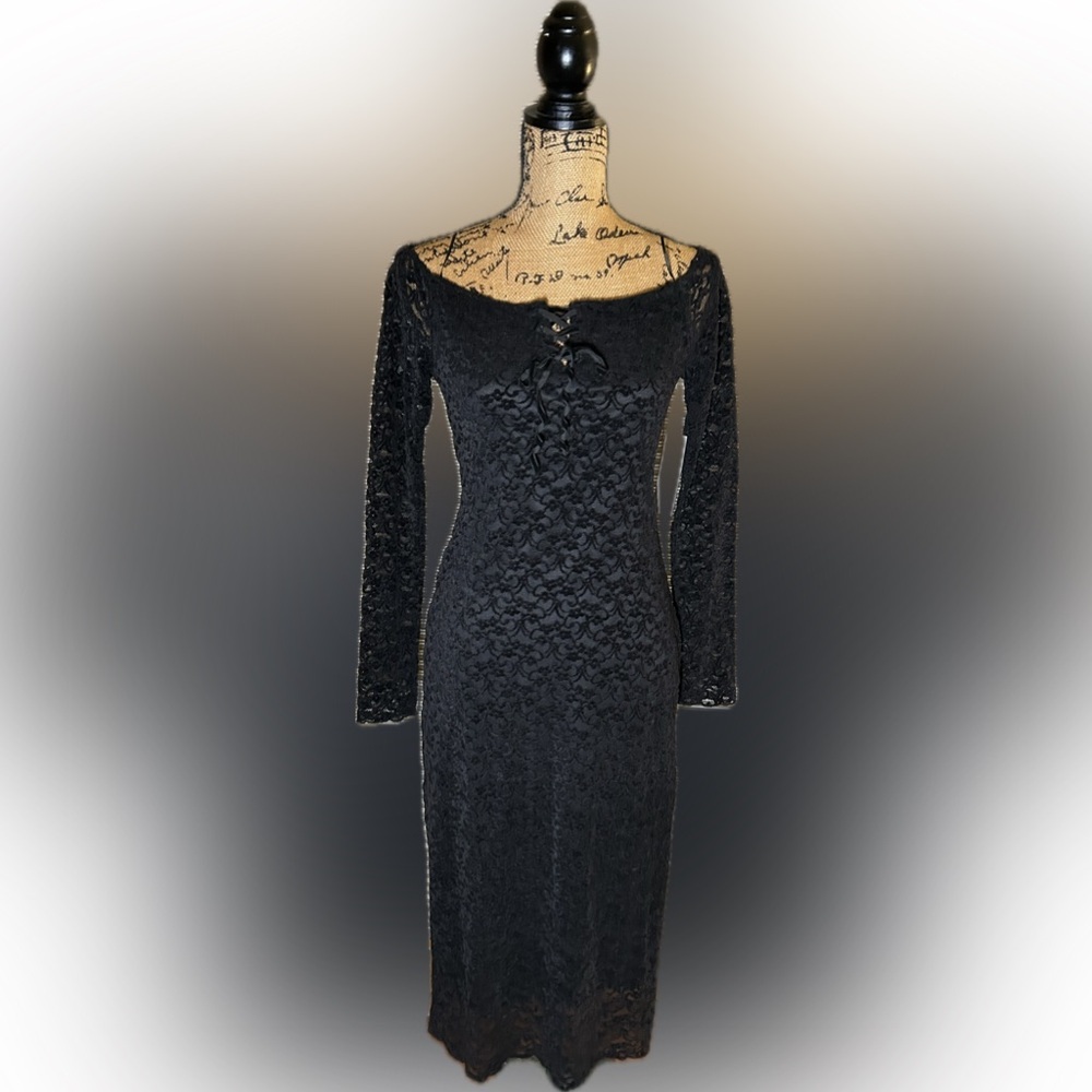 Kirious Los Angeles Off Shoulder Lace Up Witchy Whimsigoth Velvet Black Dress M